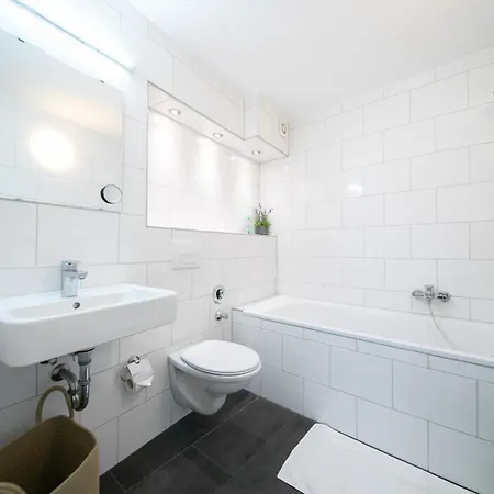 Favorite Stays -Suite And More - Altstadt Düsseldorf Buitenkant foto