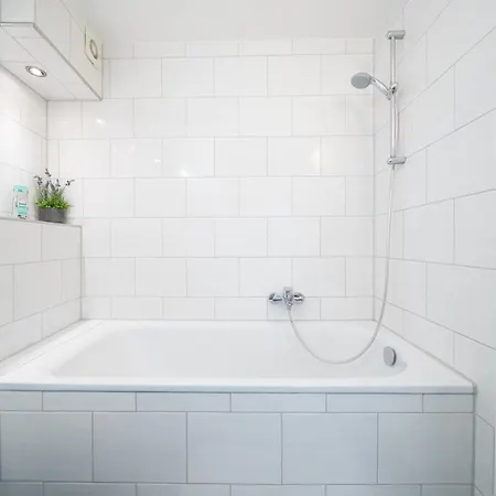 Favorite Stays -Suite And More - Altstadt Düsseldorf Buitenkant foto