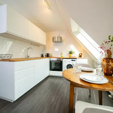 Favorite Stays -Suite And More - Altstadt Düsseldorf Buitenkant foto